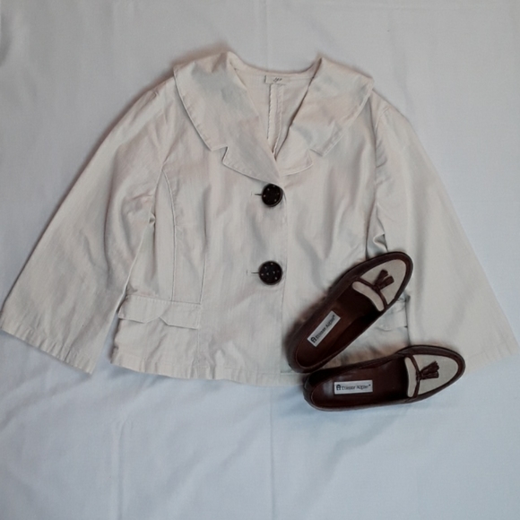 Etienne Aigner Classic Loafer with Tassel … - Picture 15 of 15